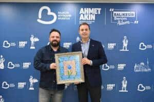 Başkan Ahmet Akın, BALMEK Ebru Sanatı Hocası Osman Çemi’yi Makamında Konuk Etti