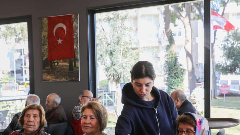 Barbaros Aile Çay Bahçesi, Antalya'da Farklı Kuşakları Bir Araya Getiren Sosyal Alan Olmaya Devam Ediyor