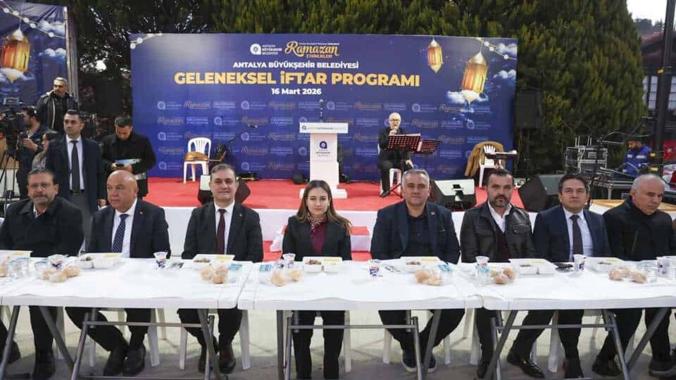 Başkan Vekili Büşra Özdemir, Elmalı ve Korkuteli’de Kadir Gecesi’nde Vatandaşlarla Birlikteydi