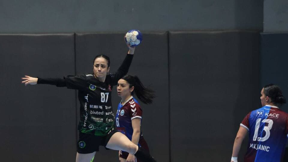 Bursa Büyükşehir Belediyespor Kadın Hentbol Takımı, Ortahisar Galibiyetiyle Play-Off Zirvesindeki Konumunu Güçlendirdi