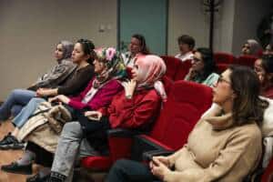 Bursa Kent Konseyi'nden Akran Zorbalığına Karşı Ebeveyn Bilinci İçin Bilgilendirme Semineri Düzenlendi