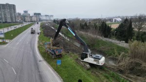 Ayafatma Deresi’nde 23 Nisan ve Altınşehir’de Yoğun Temizlik Çalışması Başlatıldı