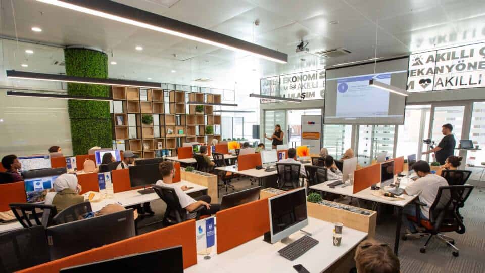 Bursa, Akıllı Topluluk Forumu’nun 2026 Yılı En Akıllı Şehirler Listesinde Yerini Korudu