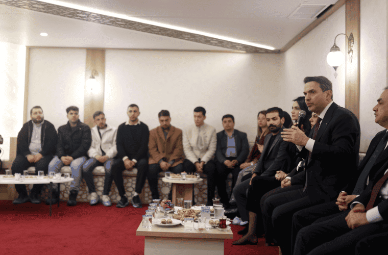 Bakan Bayraktar: Enerji Bağımsızlığı İçin Gençlerimizi Geleceğe Hazırlıyoruz