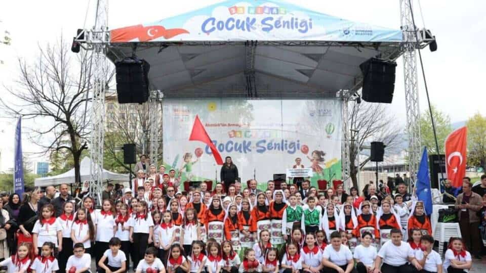 Bursa’da 23 Nisan Ulusal Egemenlik ve Çocuk Bayramı Şenliklerle Kutlandı