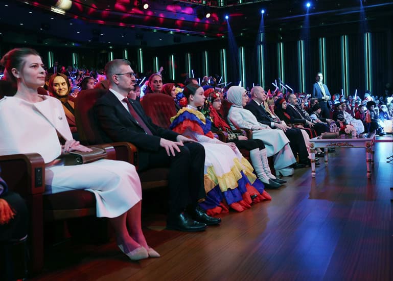 Cumhurbaşkanı Erdoğan: Çocukların Gözyaşlarını Silmek İçin Tüm Gücümüzle Çalışıyoruz