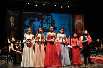 Genç Müzisyenler 23 Nisan’da Eskişehir Senfoni Orkestrası ile Sahne Aldı