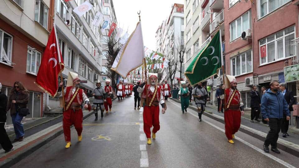 Bursa’nın Fethinin 700. Yılında Tarihi Yürüyüşler ve Fidan Dikimiyle Anlamlı Kutlamalar Gerçekleşti