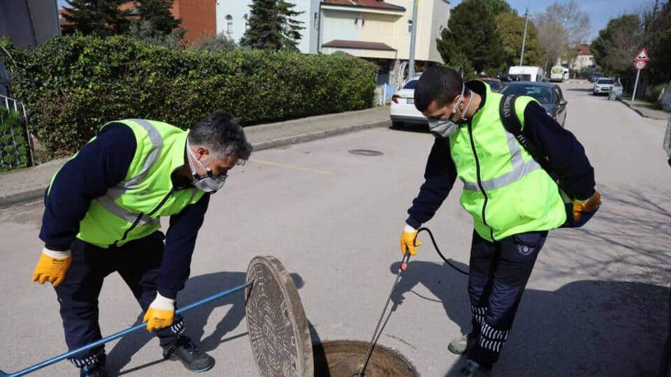 Bursa Büyükşehir Belediyesi 17 İlçede Sinek ve Haşerelere Karşı Sağlık Temelli Çalışmalarını Sürdürüyor