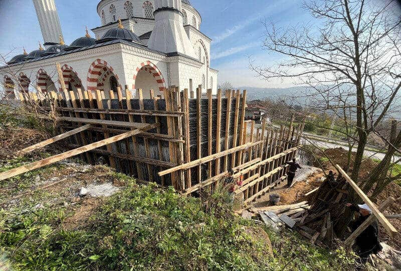 Kocaeli Büyükşehir Belediyesi Kırsal Camilerde Kapsamlı Bakım ve Onarım Çalışmalarını Sürdürüyor