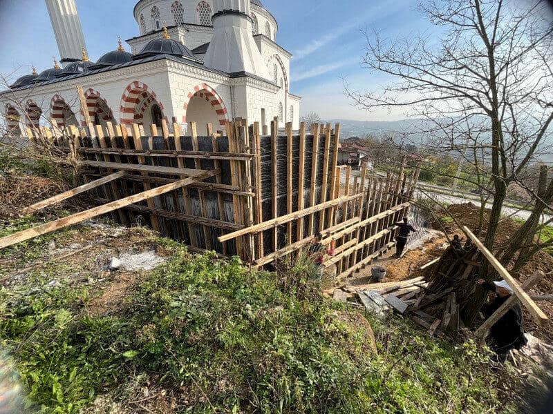Kocaeli Büyükşehir Belediyesi Kırsal Camilerde Kapsamlı Bakım ve Onarım Çalışmalarını Sürdürüyor