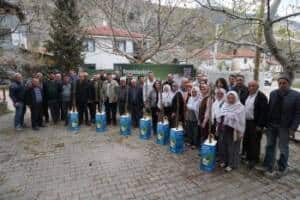 Eskişehir Büyükşehir Belediyesi Sarıcakaya’da 600 Dut Fidanı Dağıtımı Gerçekleştirdi