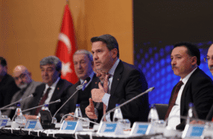 Bakan Bayraktar: Türkiye’nin Enerji Stratejisinde Elektrikleşme ve Yenilenebilir Kaynaklar Öne Çıkıyor