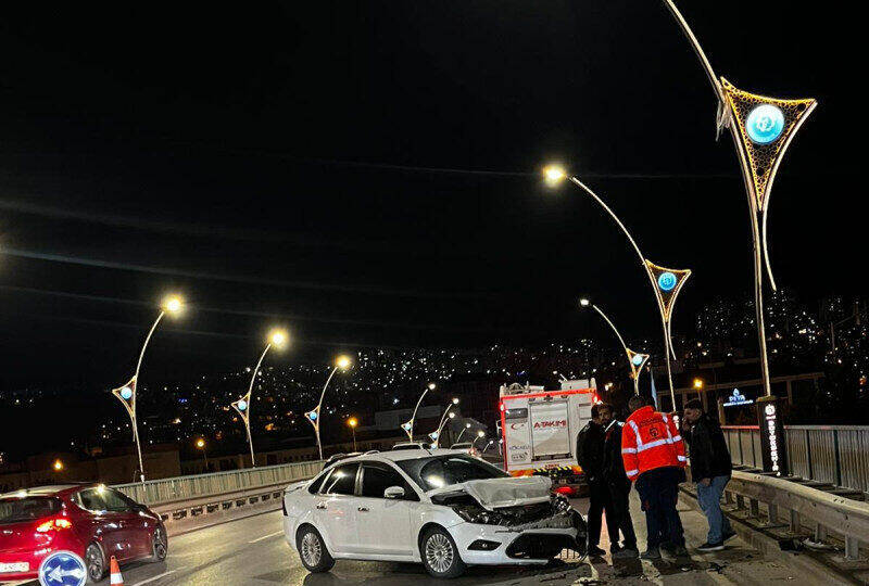 Kocaeli'de Büyükşehir A Takımı Trafik Kazasına Hızlı Müdahale Etti