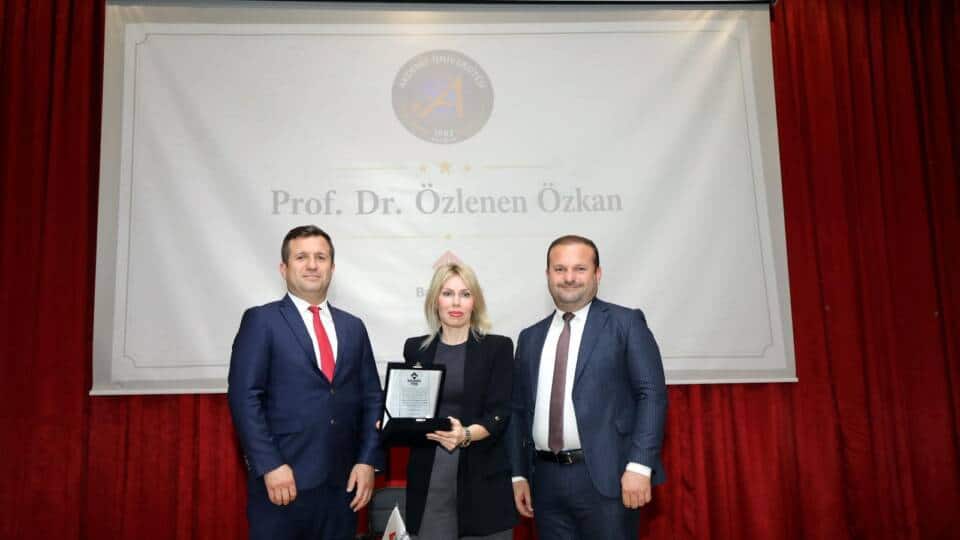 Rektör Özlenen Özkan’dan Bahçeşehir Koleji Öğrencilerine Meslek ve Kariyer Planlamasında Önemli Tavsiyeler