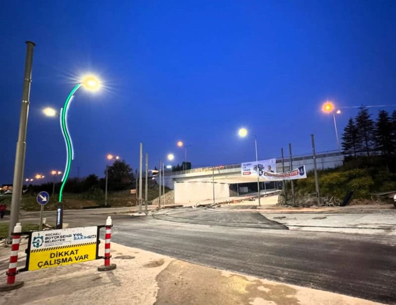 İzmit Vatan Caddesi Tramvay Kavşağında Asfalt Çalışması Tamamlandı